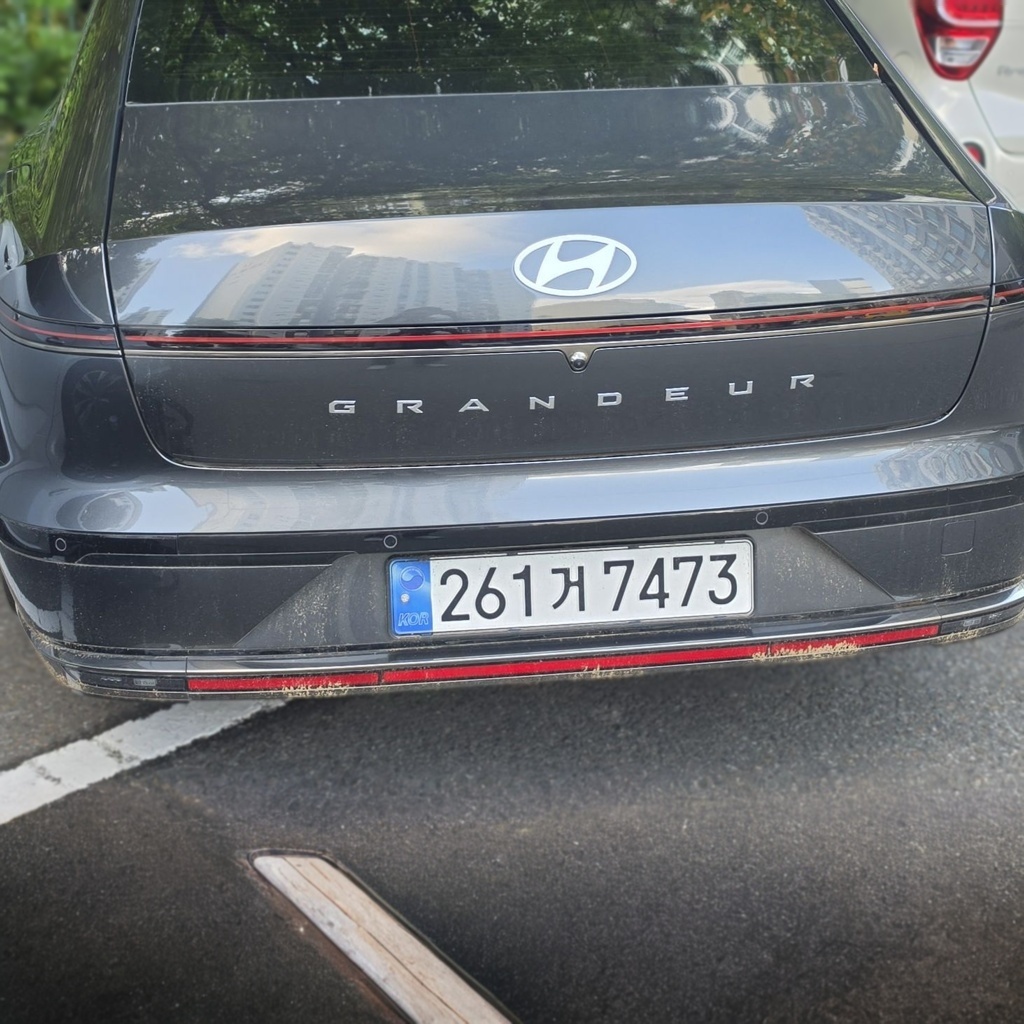 2025 Hyundai The All New Grandeur Hybrid (GN7) Calligraphy — photograph 1 of 1