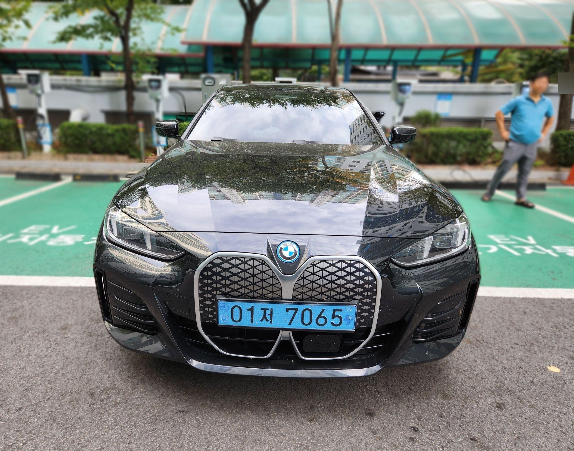 BMW i4