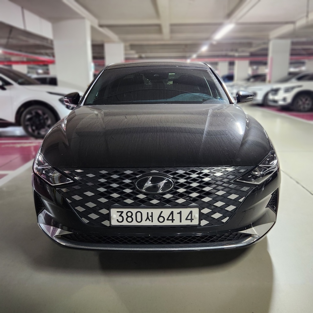 2023 Hyundai The New GRANDEUR IG 2.5 Gasoline LE BLANC — photograph 1 of 1