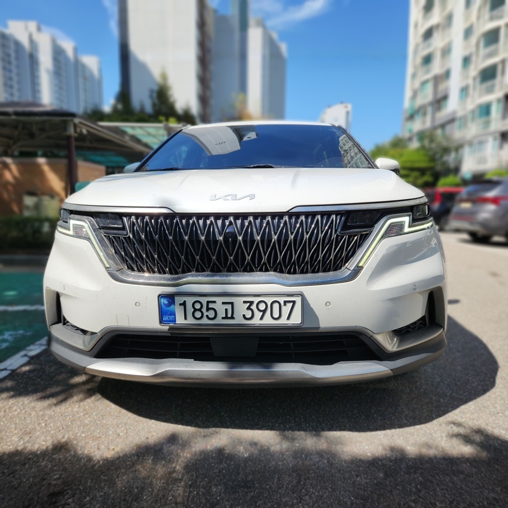 2023 Kia CARNIVAL 4 Generation Gasoline 9-seater Signature — photograph 1 of 1