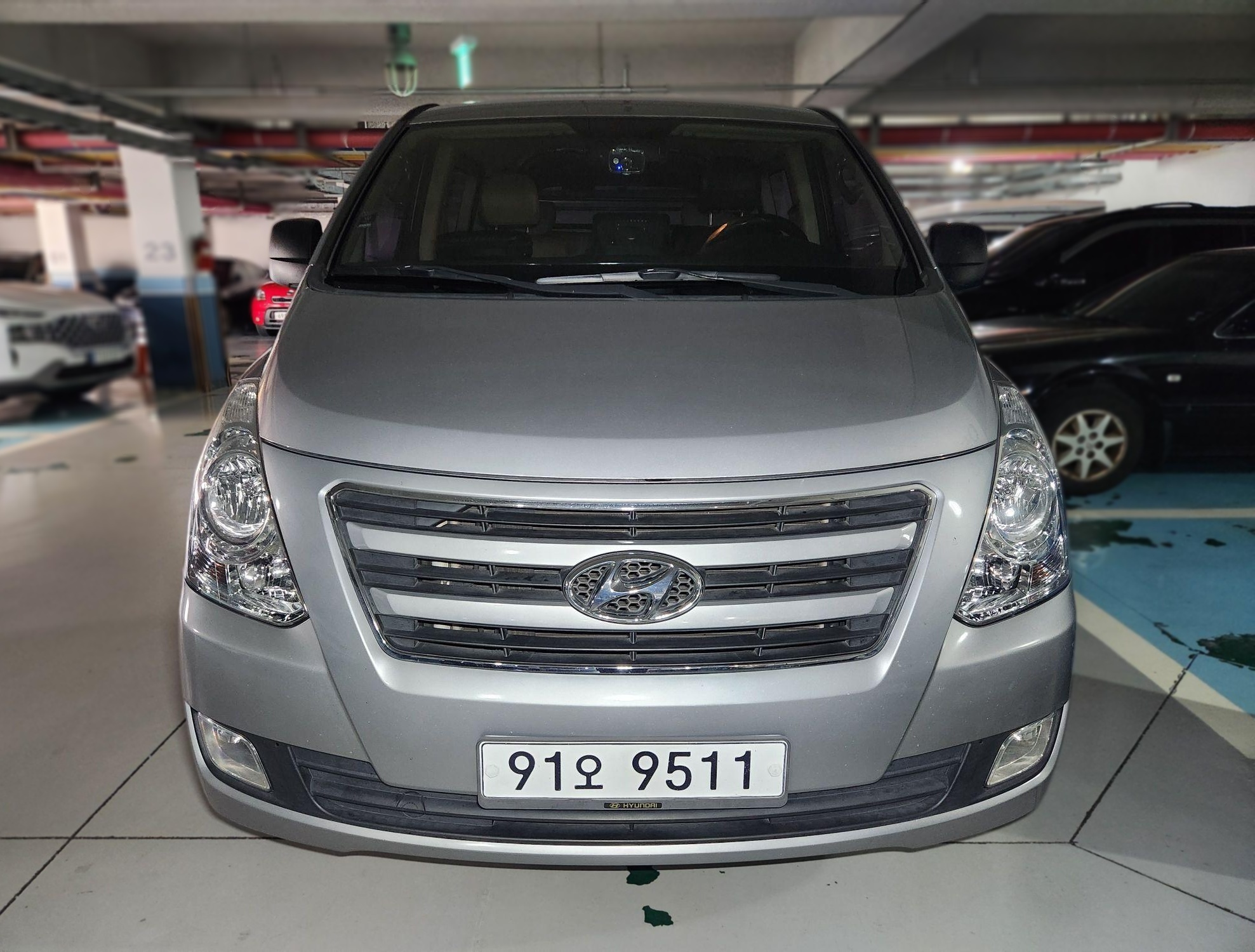 2016 Hyundai Grand Starex 5-seater Van Modern