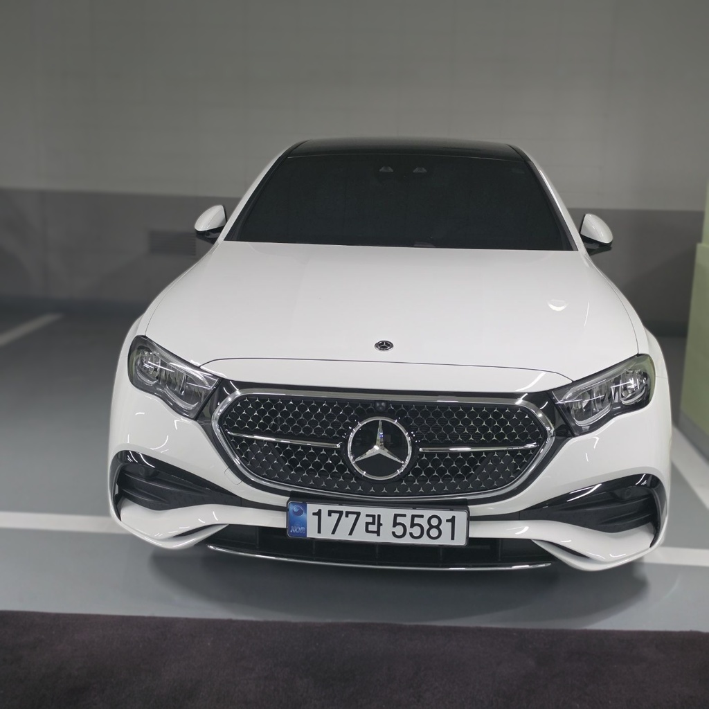 2026 Mercedes-Benz E200 AMG Line — photograph 1 of 1