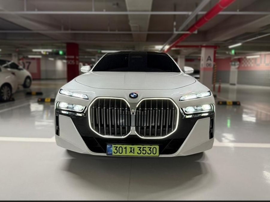 BMW 7 Series (G70)