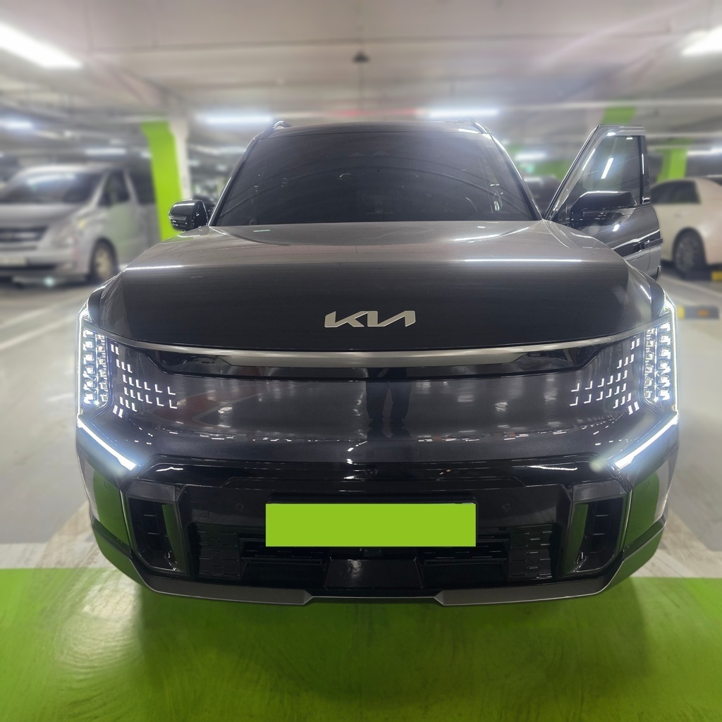 2024 Kia EV9 Long Range AWD GT Line — photograph 1 of 1