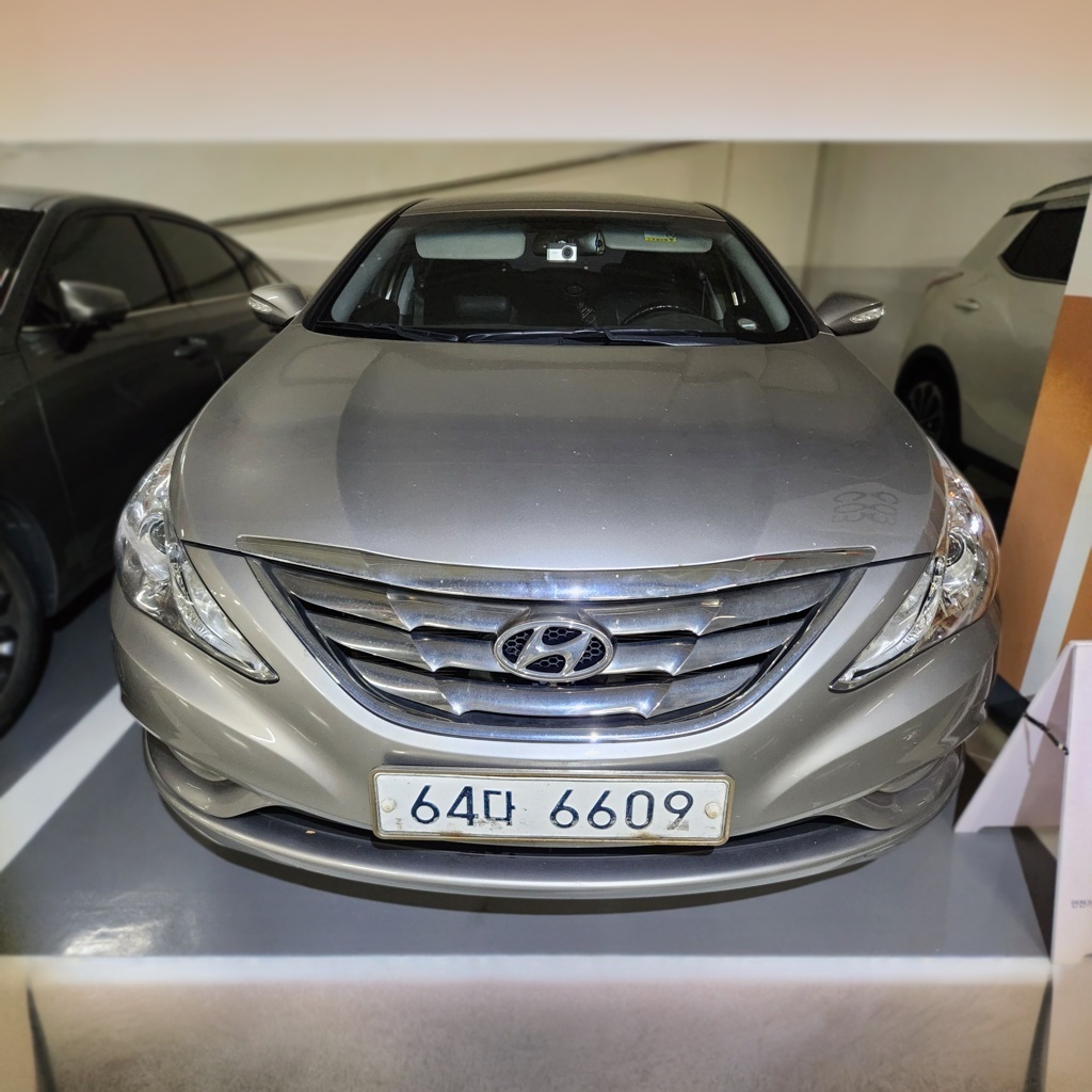 Hyundai YF Sonata