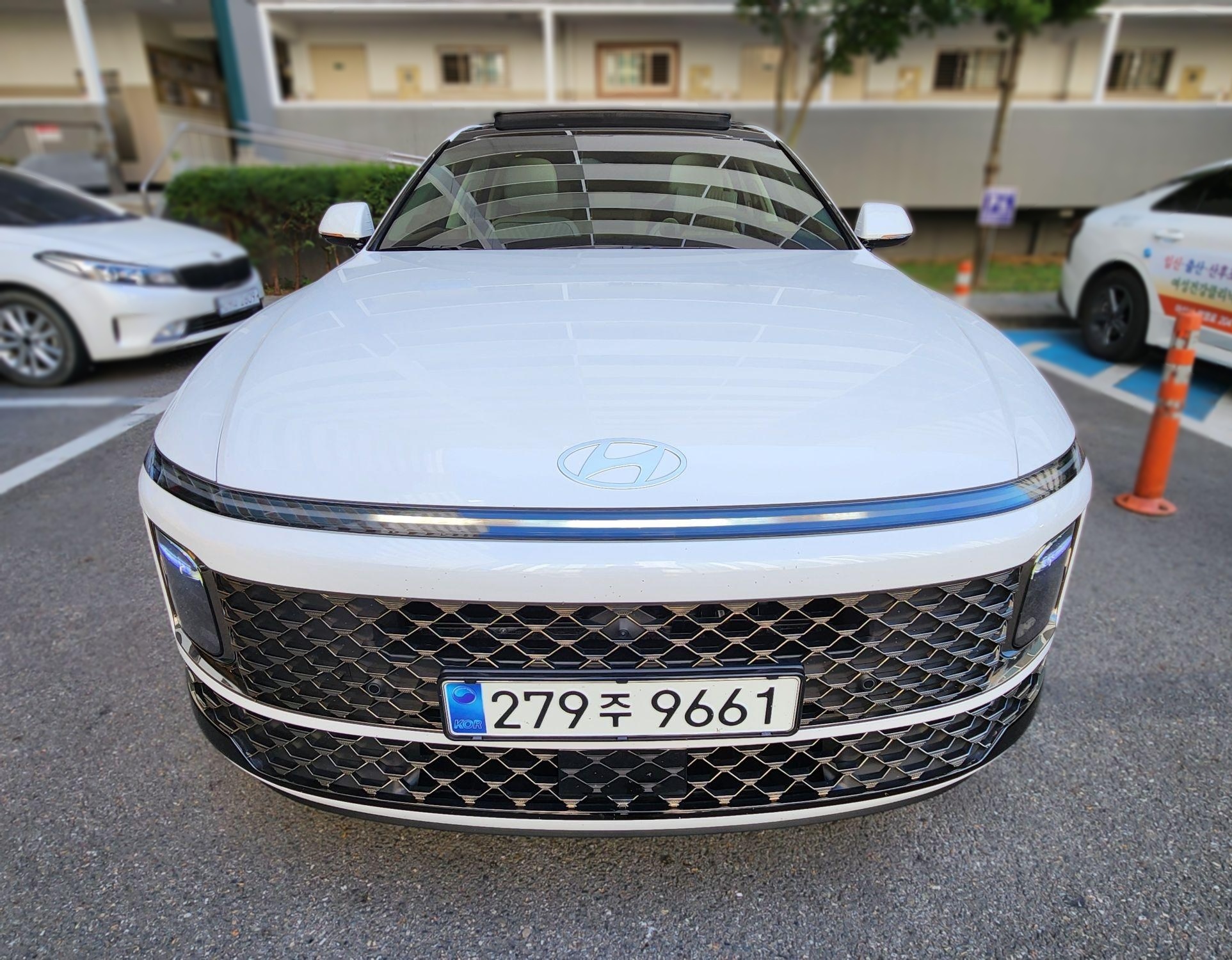 Hyundai The All-New Grandeur Hybrid (GN7)