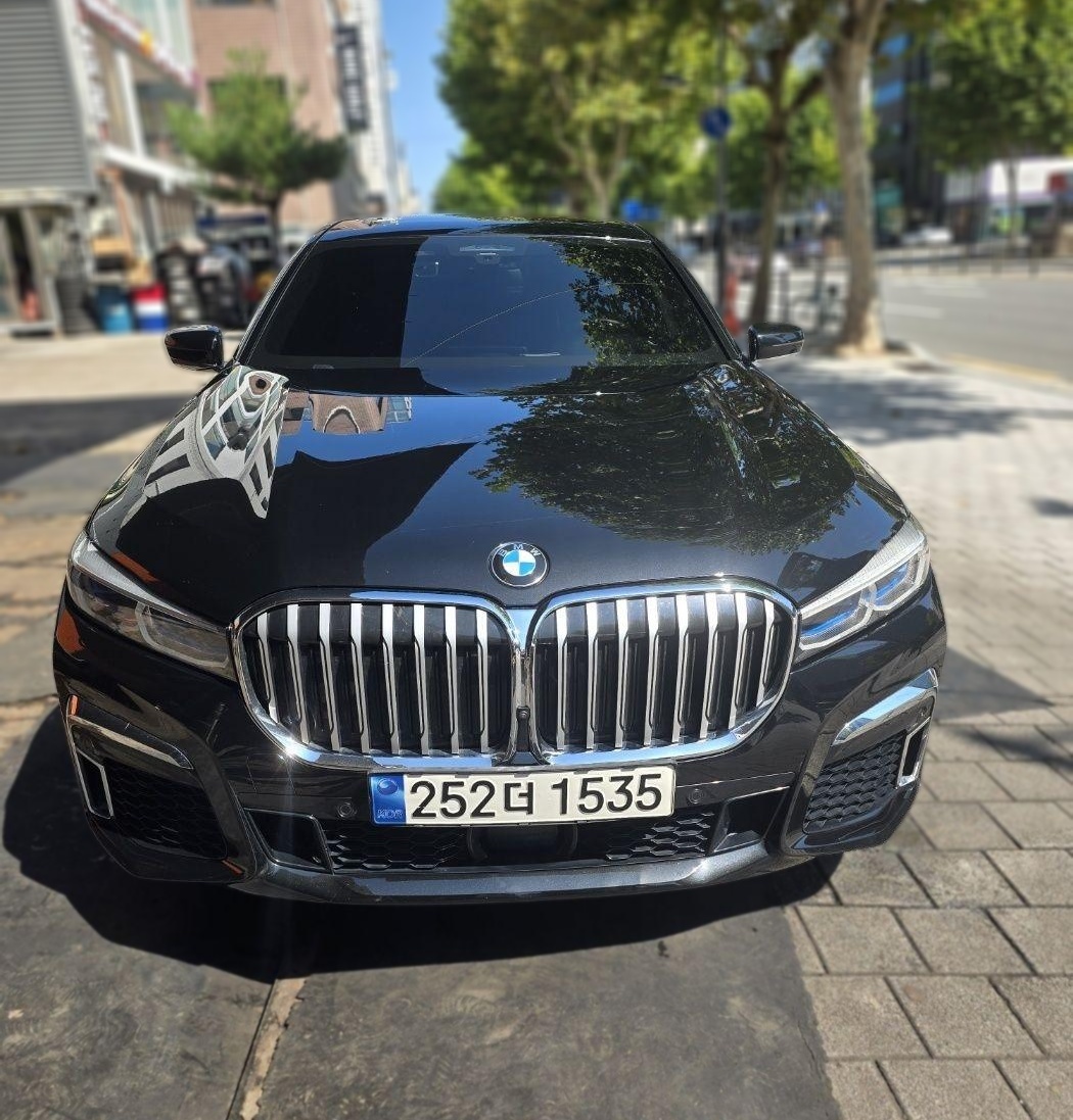BMW 7 Series (G11)