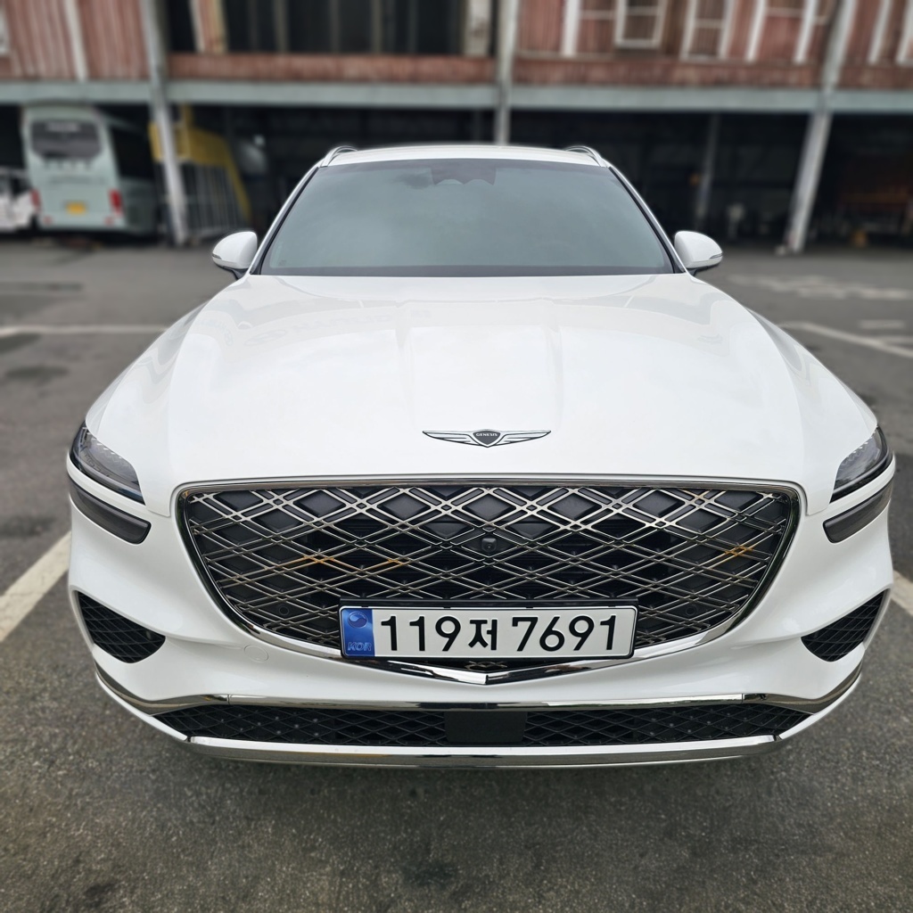 2026 GV70 FL 2.5T GASOLINE 2WD — photograph 1 of 1