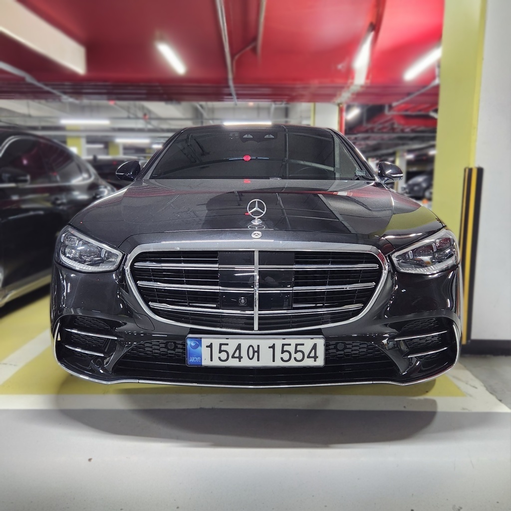 2023 Mercedes-Benz S400 d 4MATIC — photograph 1 of 1
