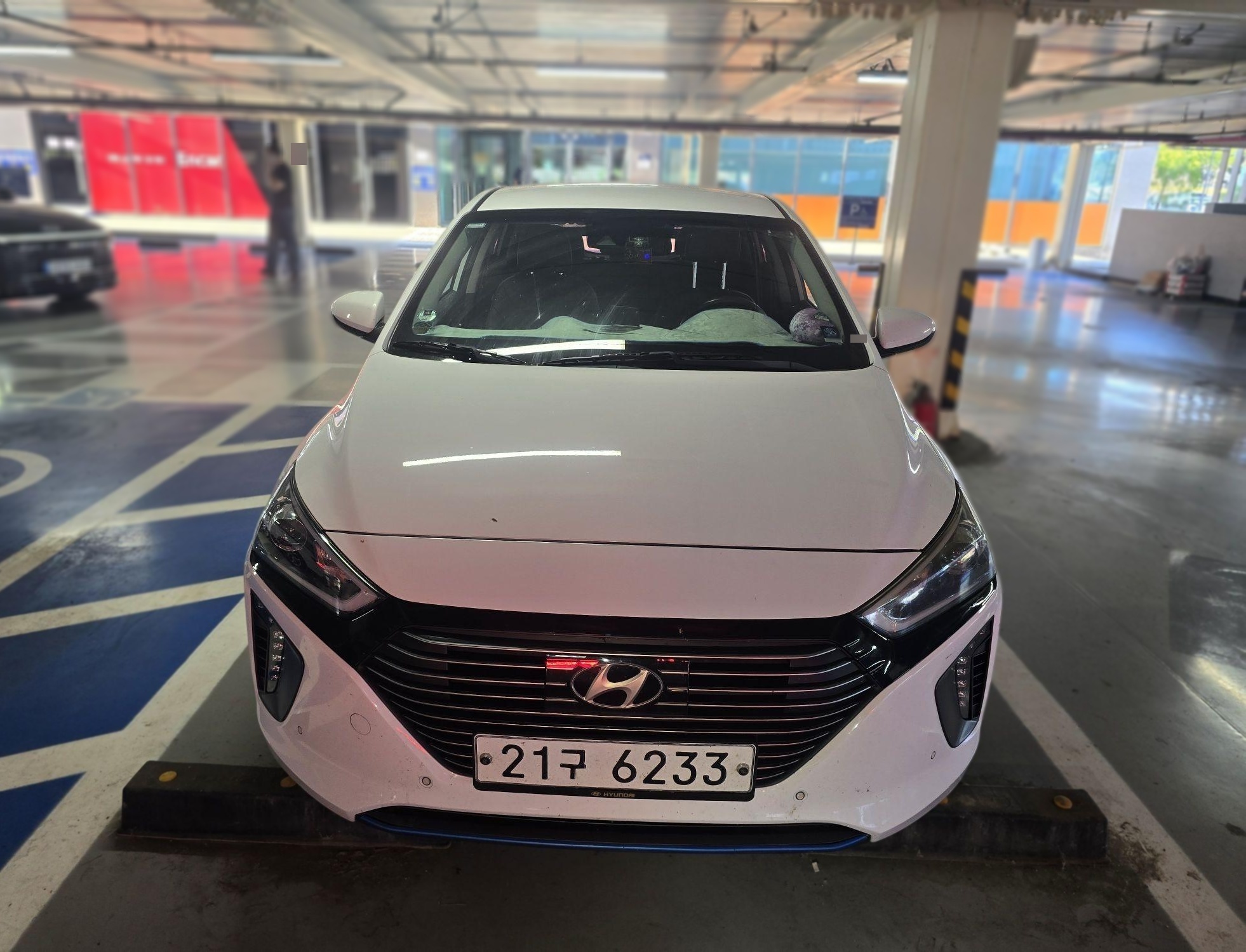 Hyundai IONIQ