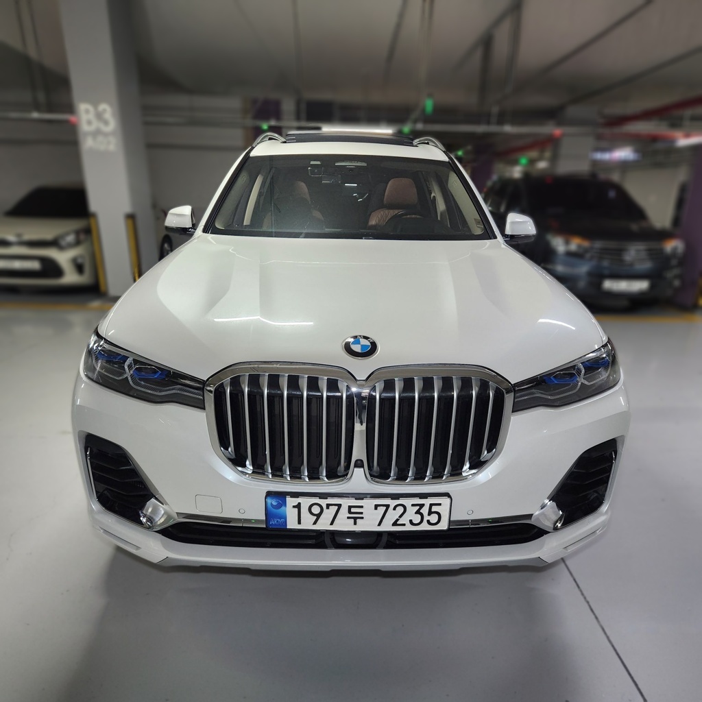 2022 BMW X7 (G07) xDrive 40d Design PURE Excellence 7-seater — photograph 1 of 1