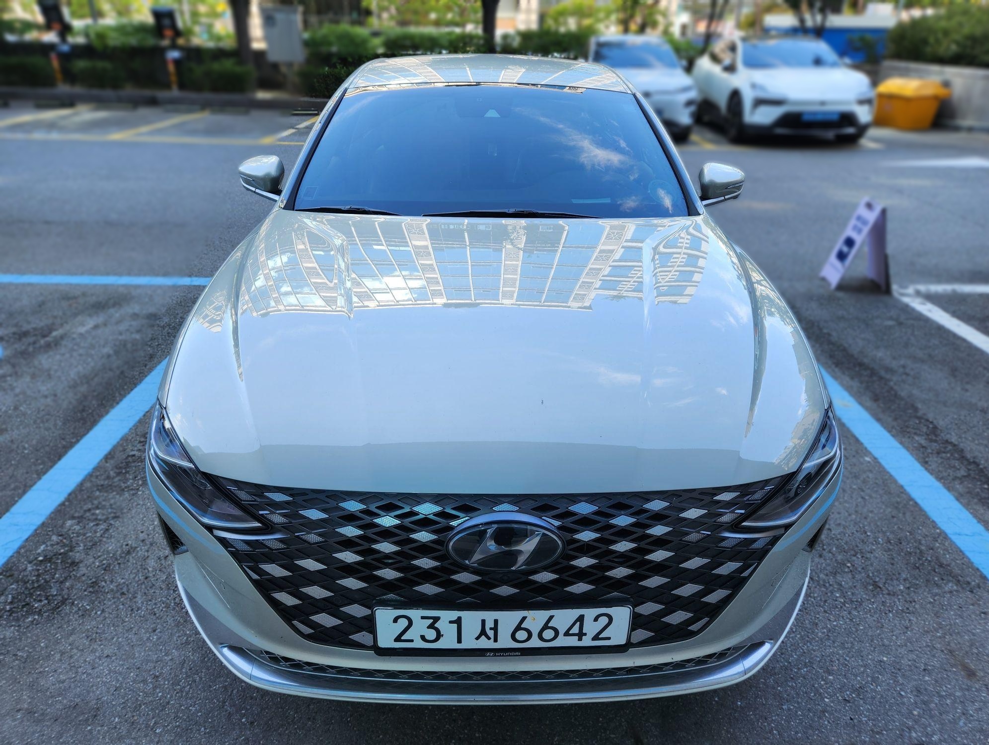 Hyundai The New Grandeur IG Hybrid