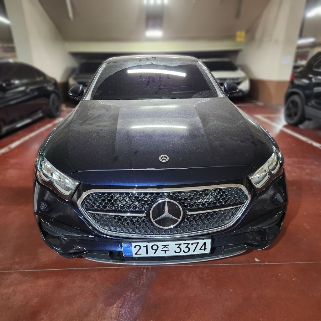 2026 Mercedes-Benz E200 AMG Line — photograph 1 of 1