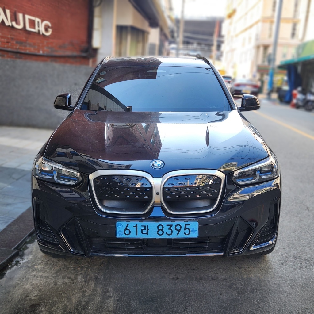 2023 BMW iX3 (G08) M SPORT — photograph 1 of 1