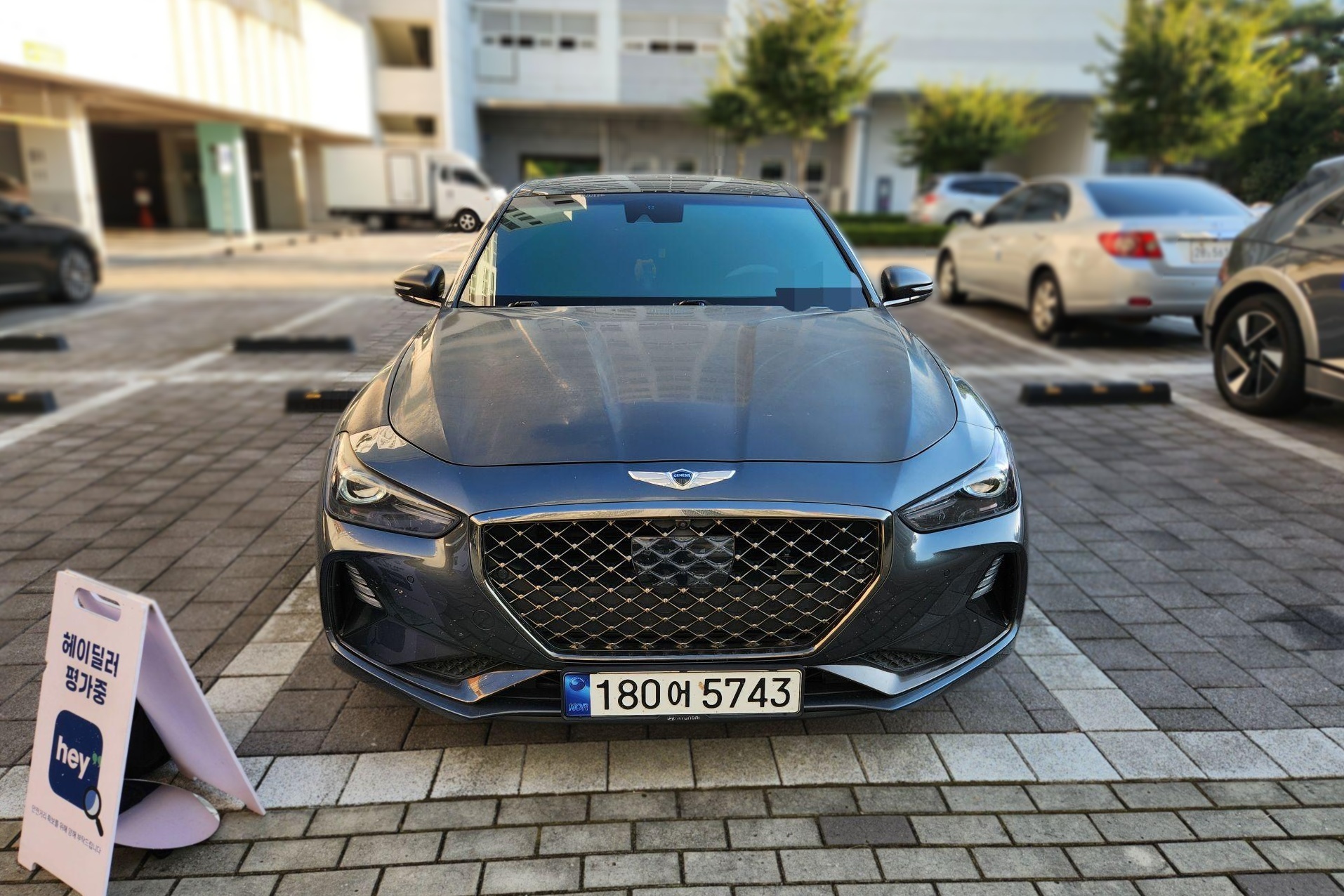 Genesis G70
