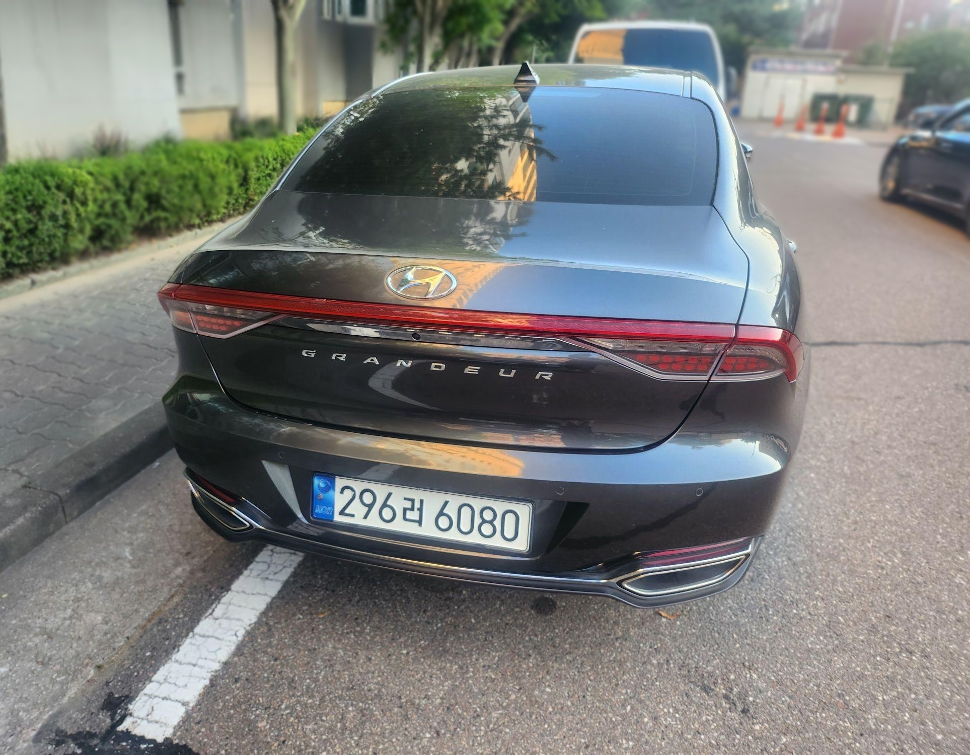 Hyundai The New Grandeur IG Hybrid