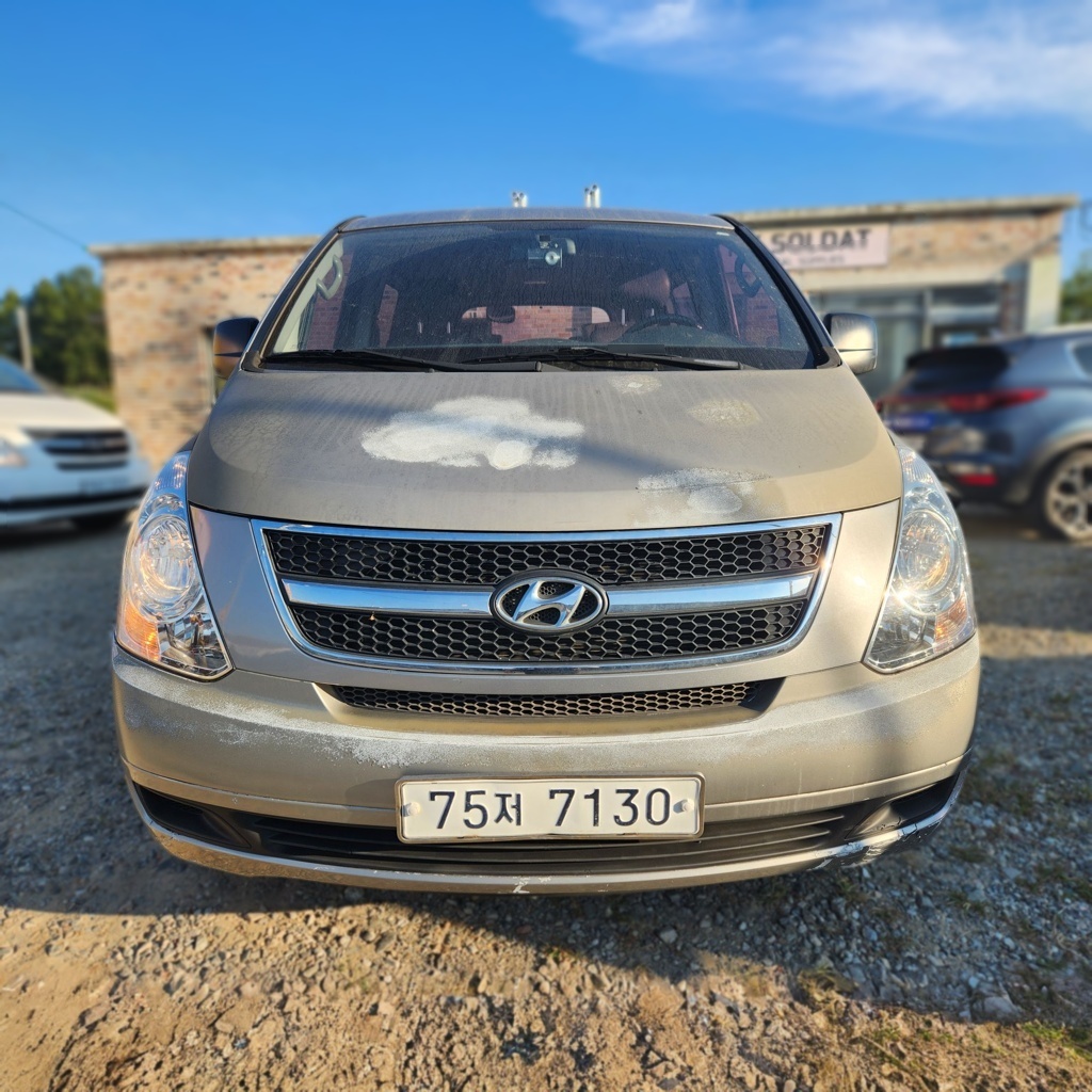 Hyundai Grand Starex