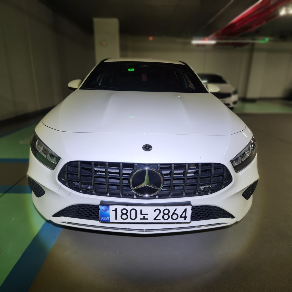 2024 Mercedes-Benz A220 Sedan — photograph 1 of 1