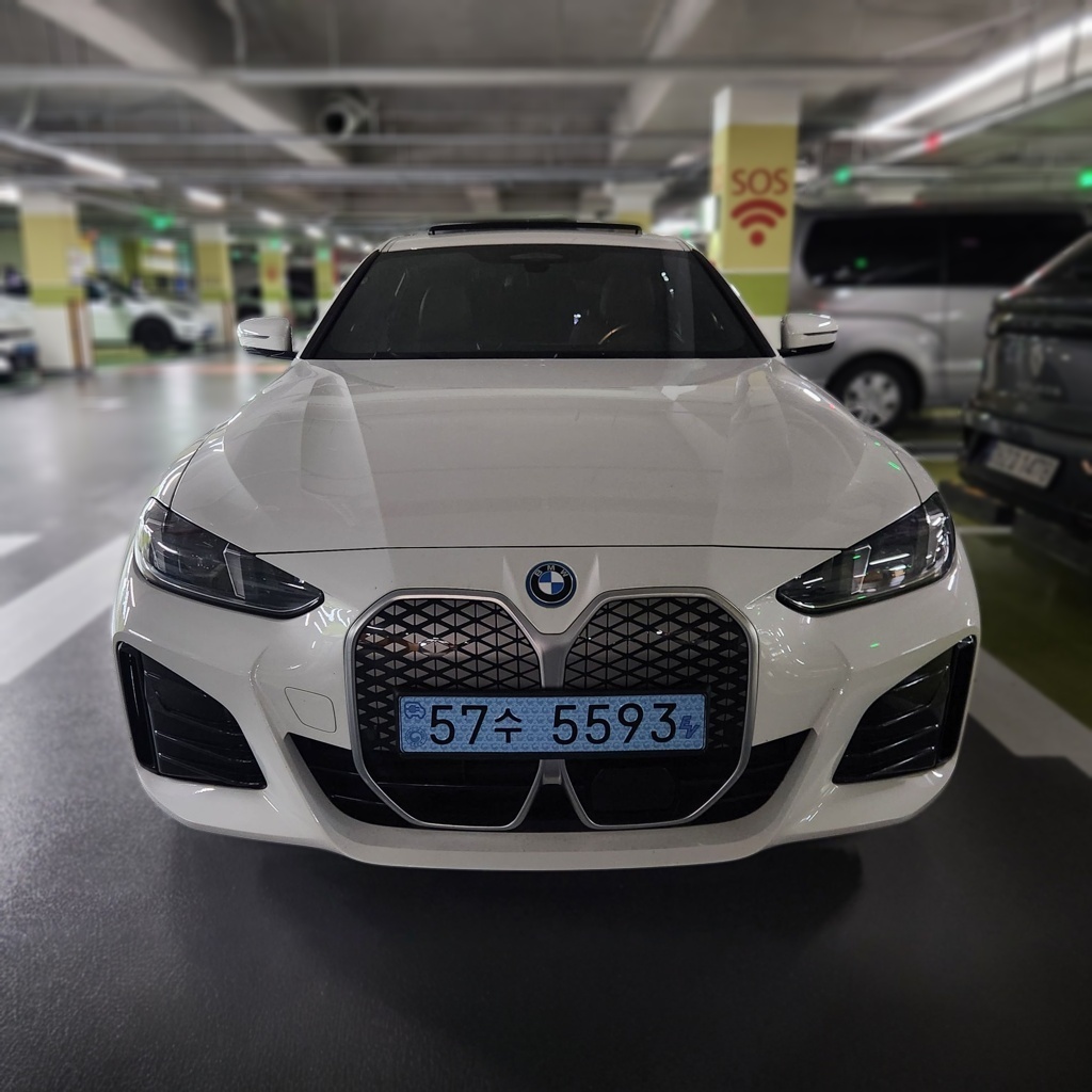 2025 BMW i4 eDrive40 M SPORT — photograph 1 of 1