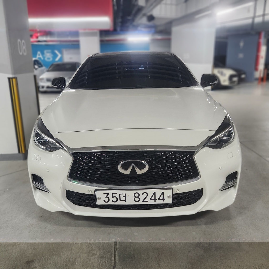 Infiniti Q30