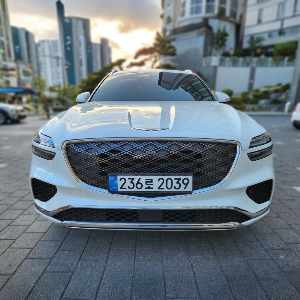 2025 GV70 FL 2.5T Gasoline AWD — photograph 1 of 1