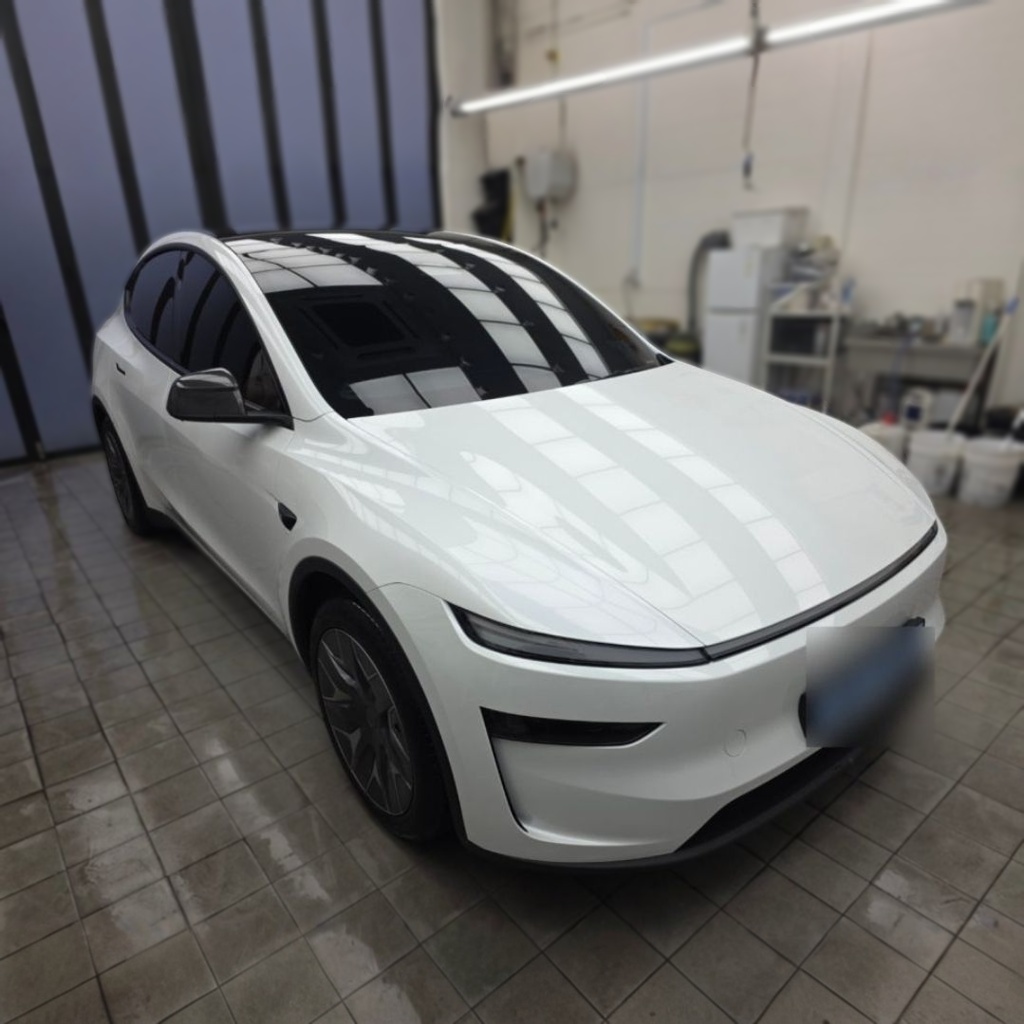 2026 Tesla Model Y Juniper L Long Range AWD — photograph 1 of 1