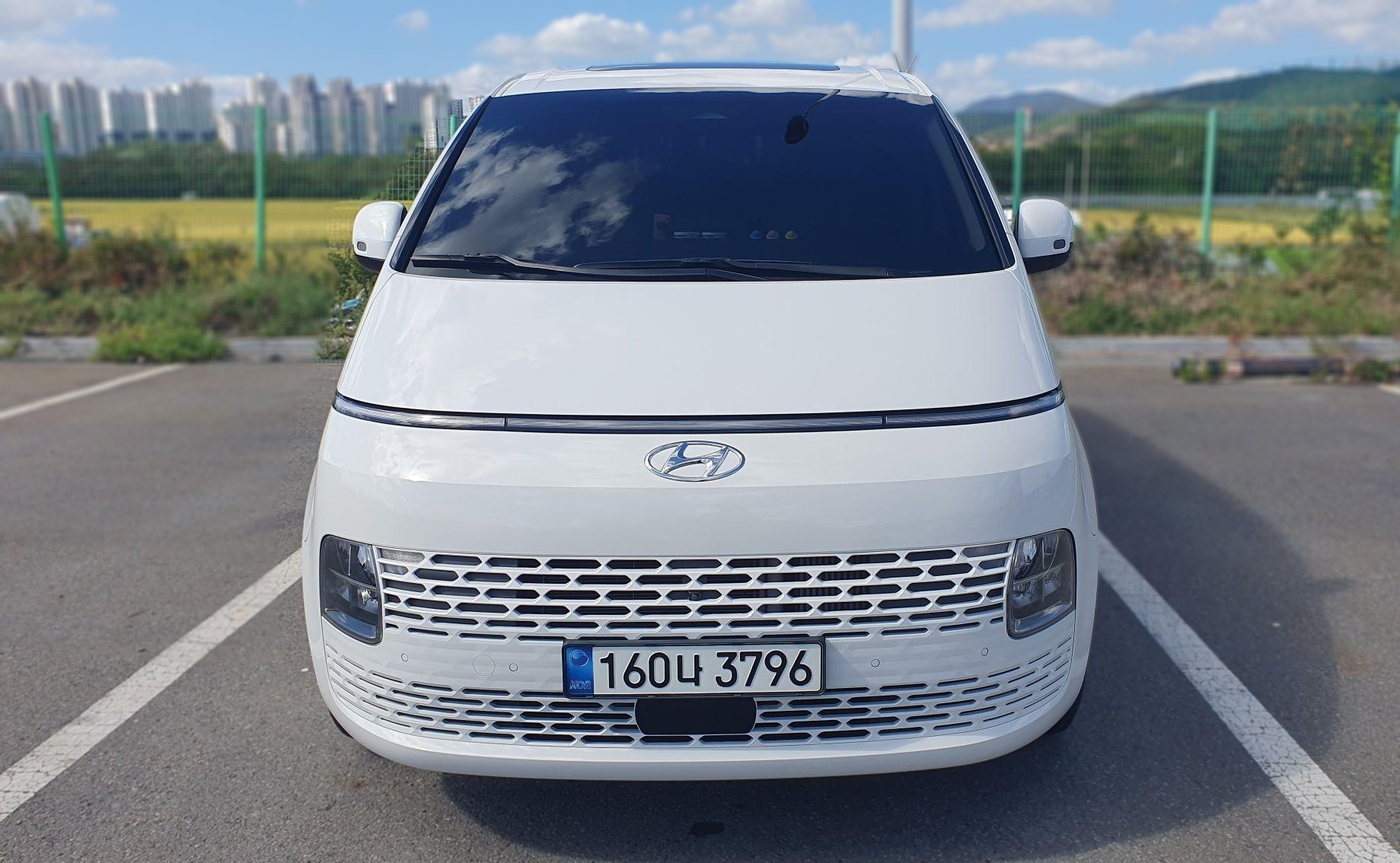 Hyundai Staria