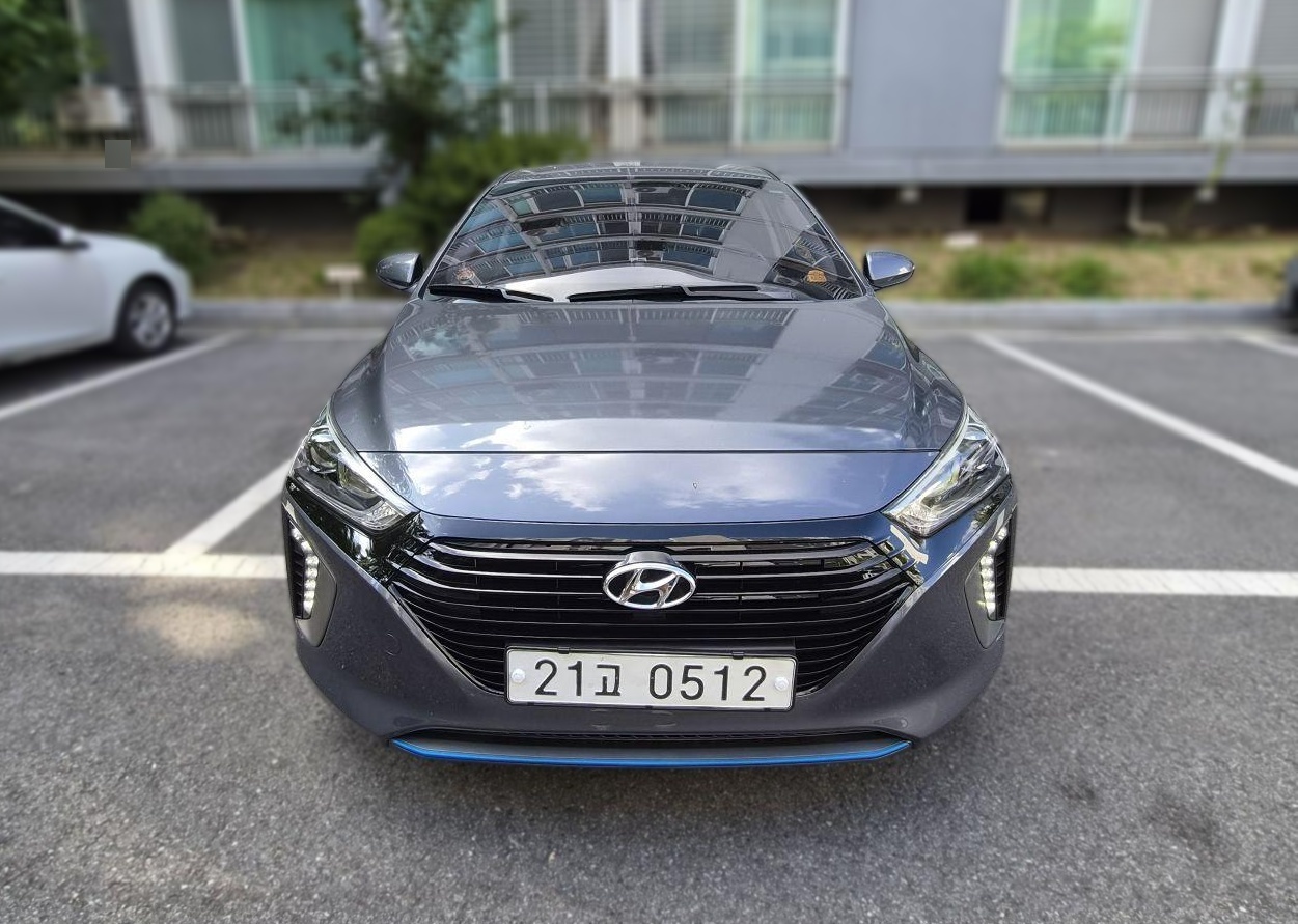 Hyundai IONIQ