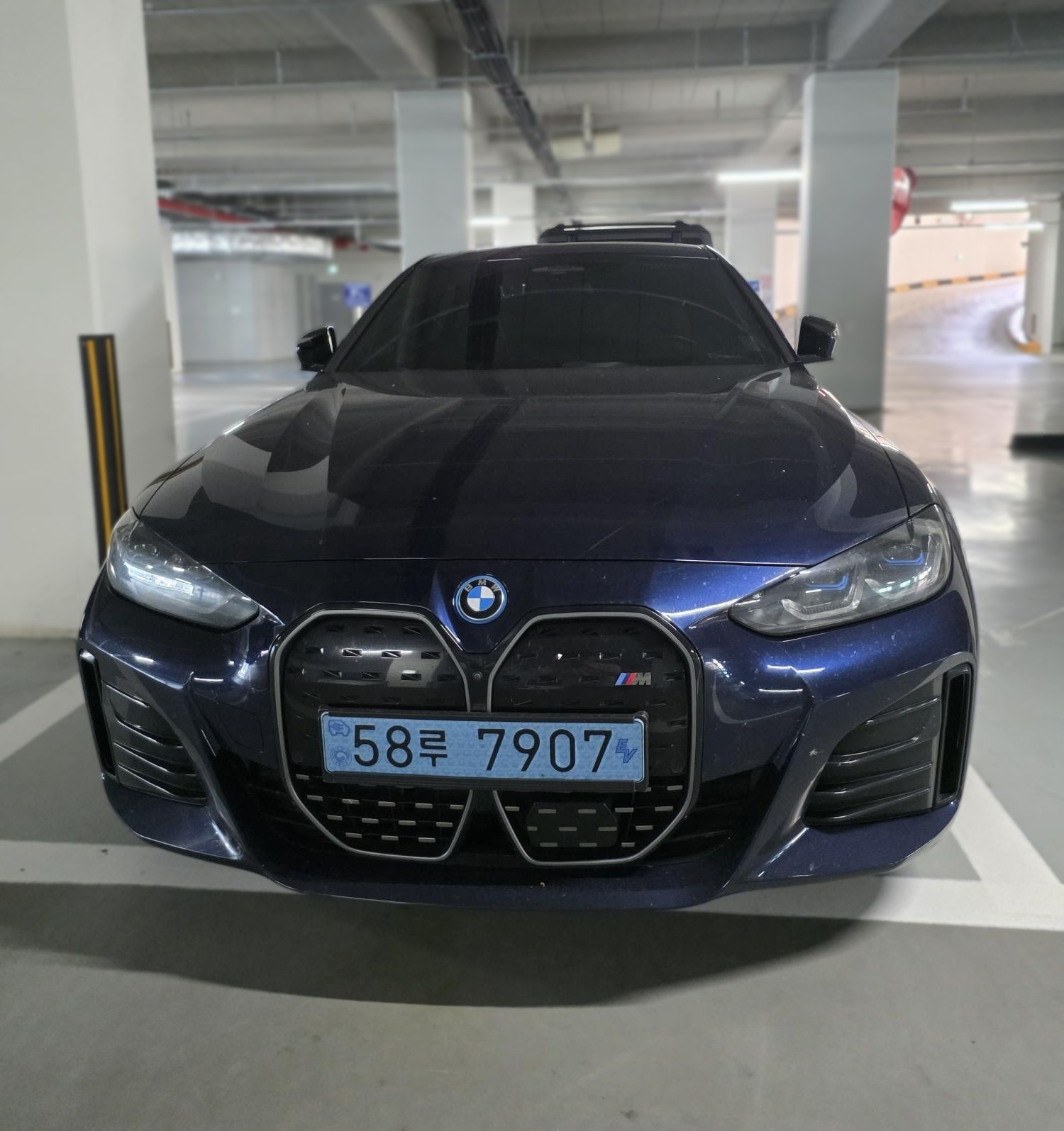 BMW i4