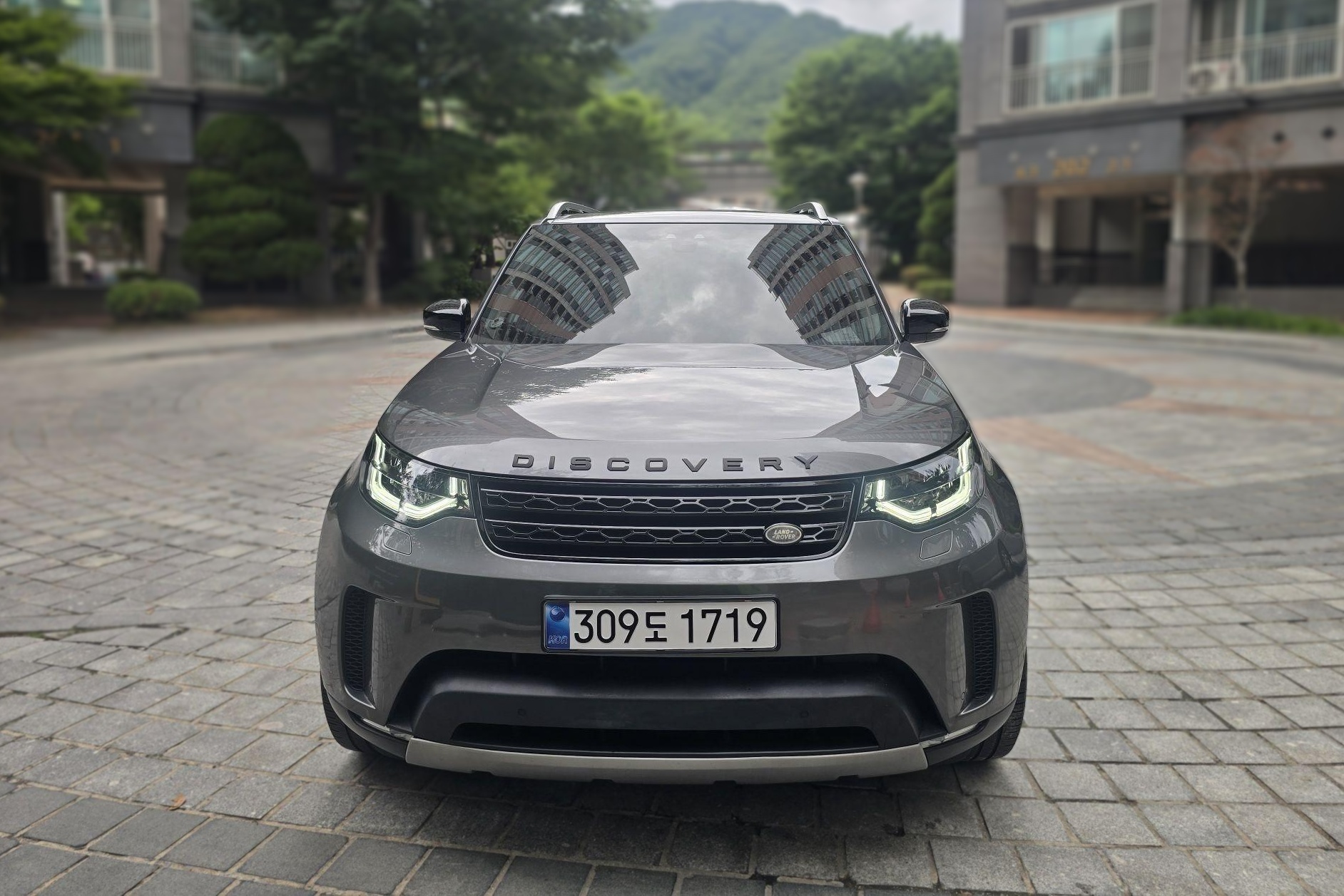 Land Rover Discovery 5