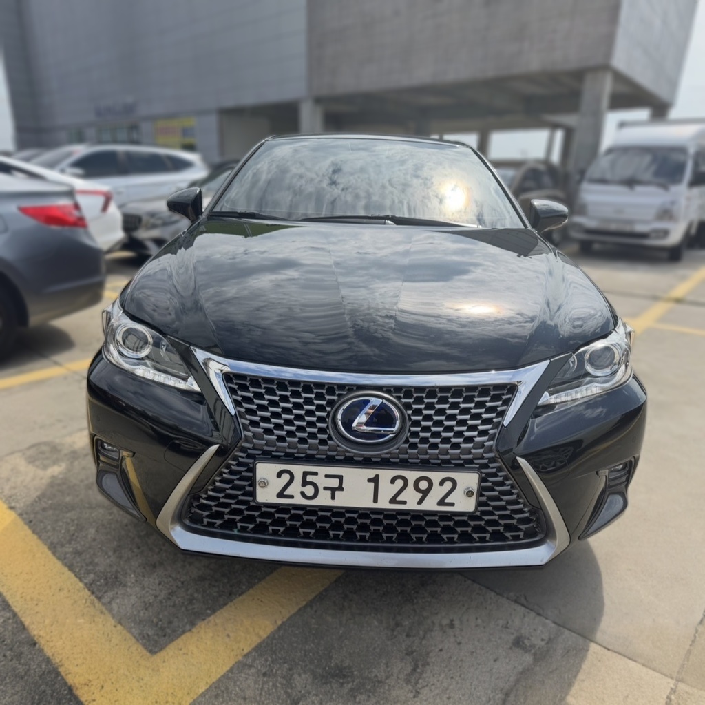 Lexus CT200h