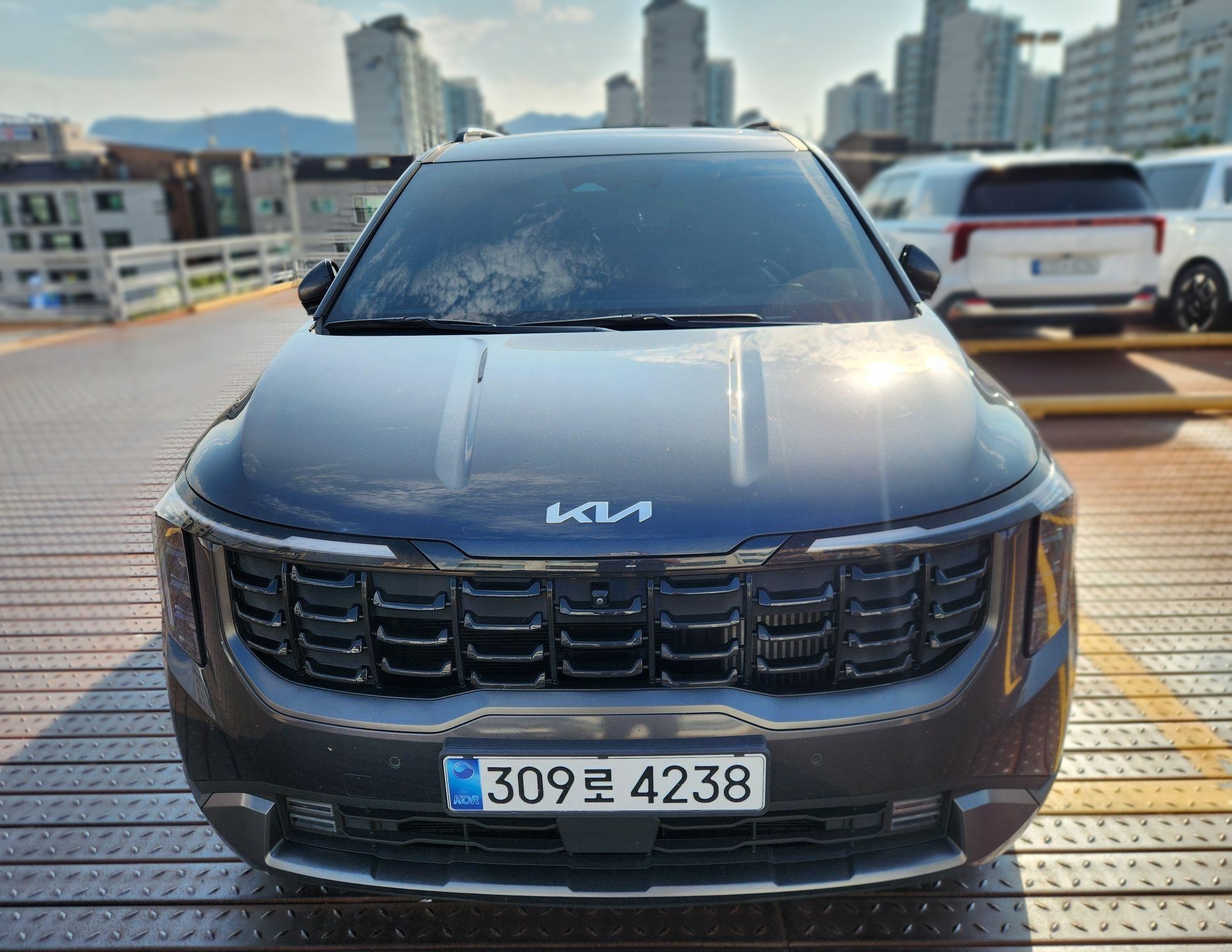 Kia The New Carnival Hybrid (KA4)