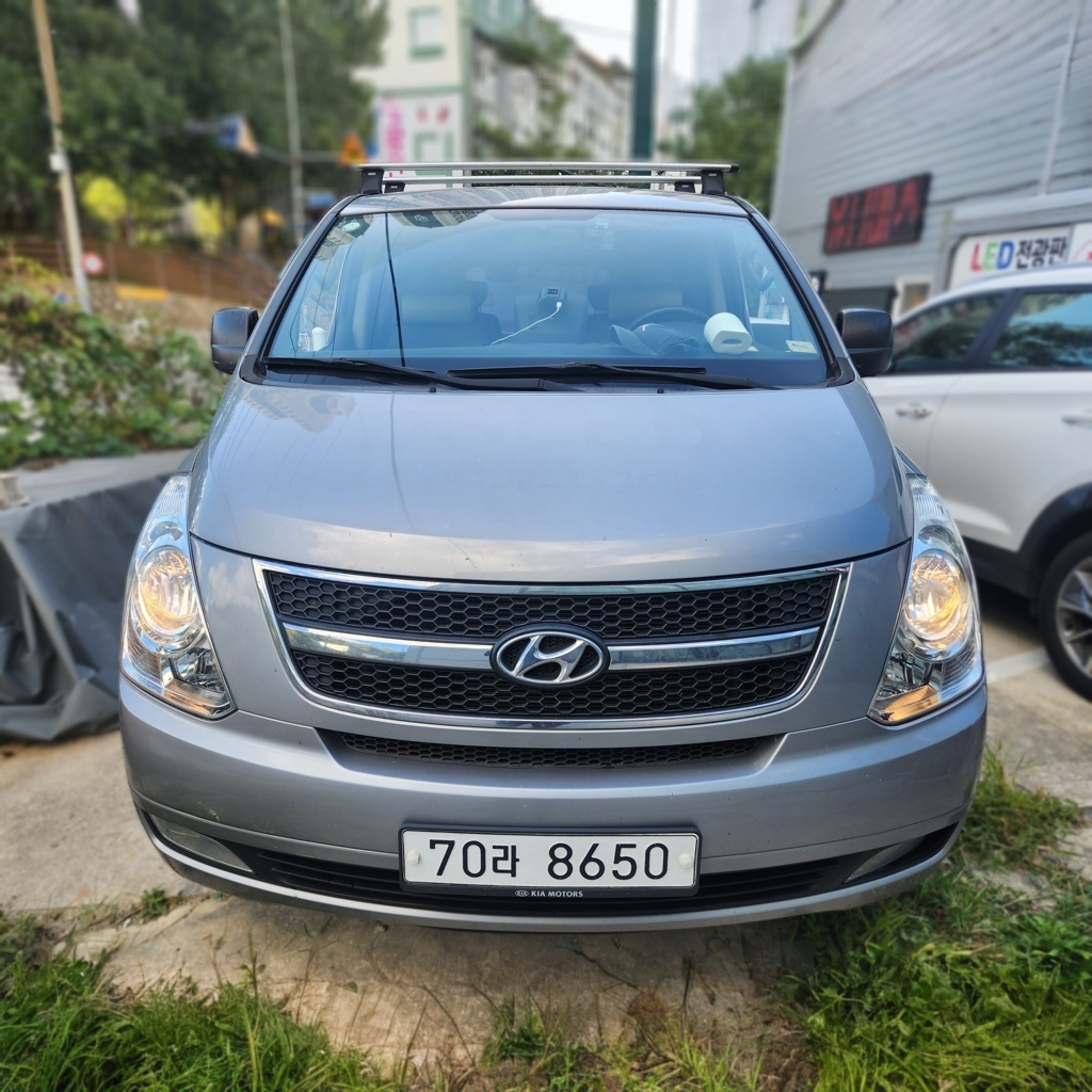 Hyundai Grand Starex