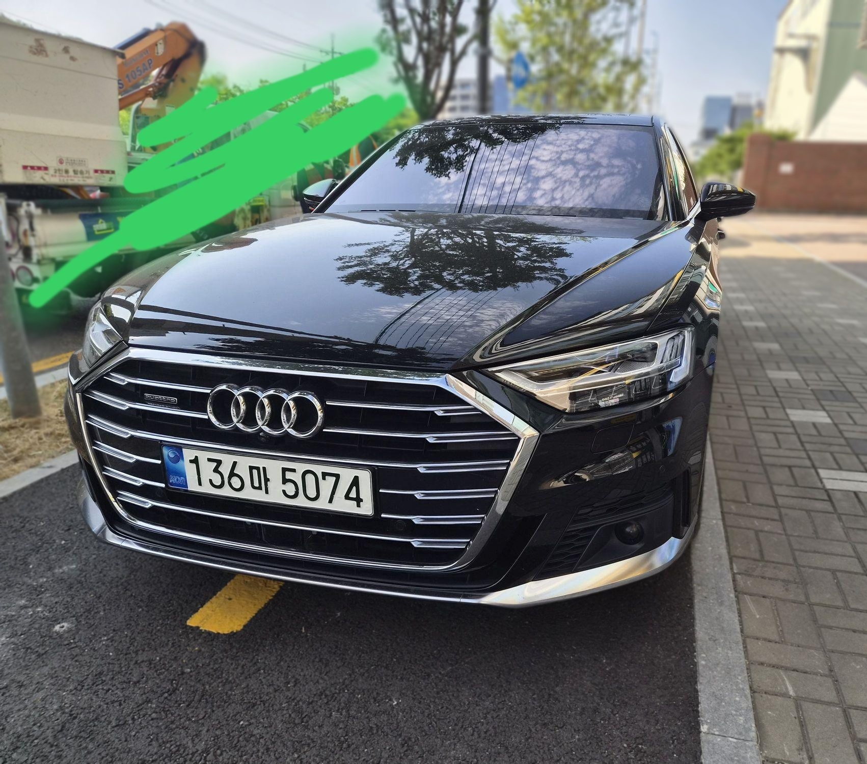 Audi A8 (D5)