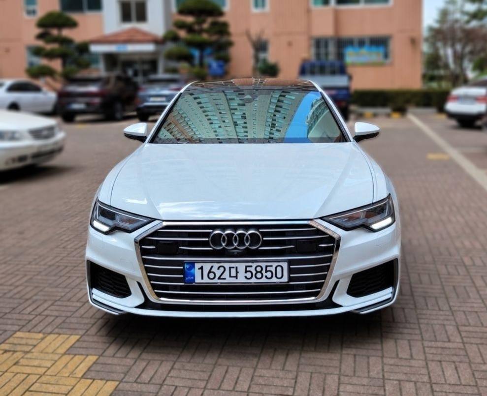 Audi A6 (C8)