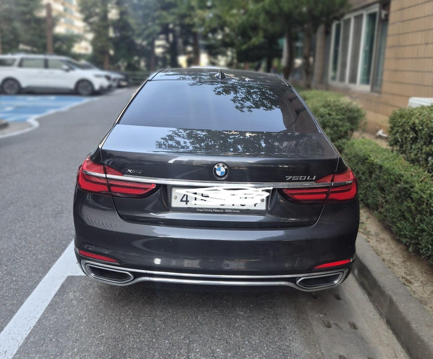 BMW 7 Series (G11)
