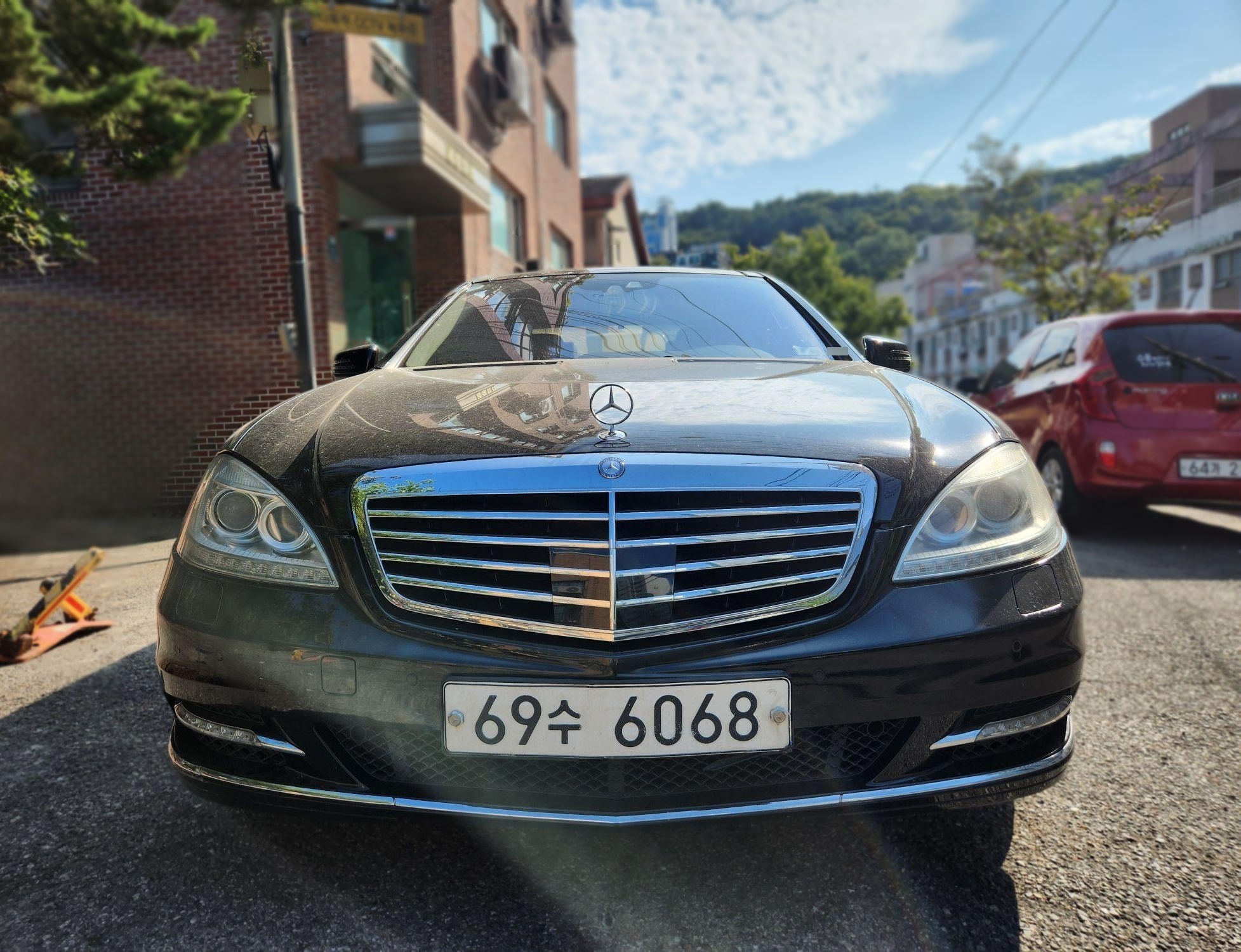 Mercedes-Benz S-Class (W221)