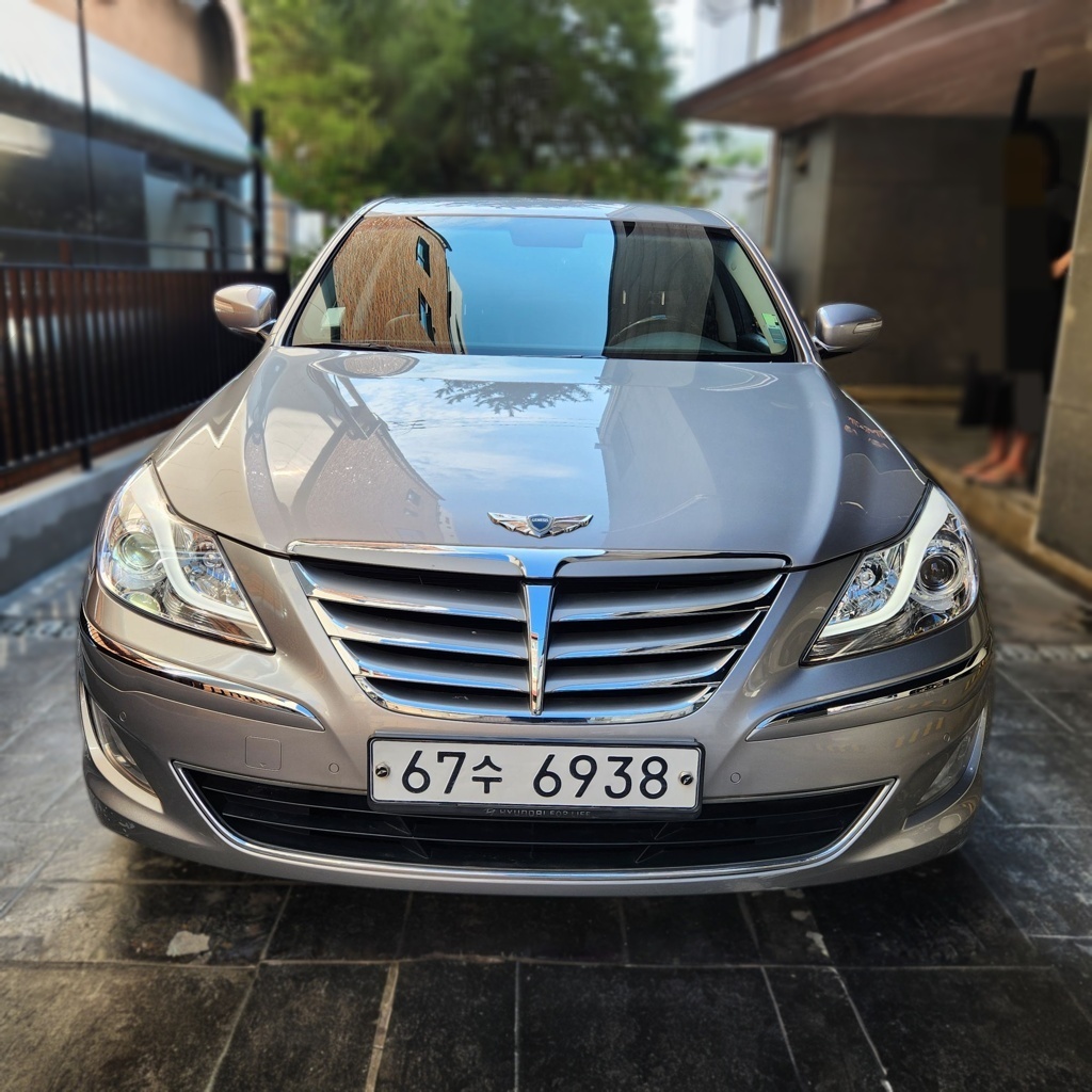 Hyundai Genesis