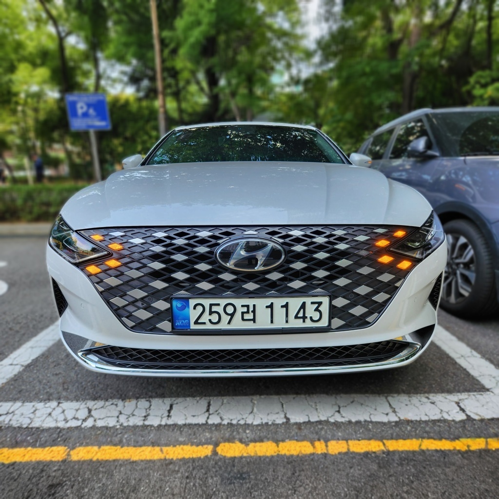 Hyundai The New Grandeur IG Hybrid