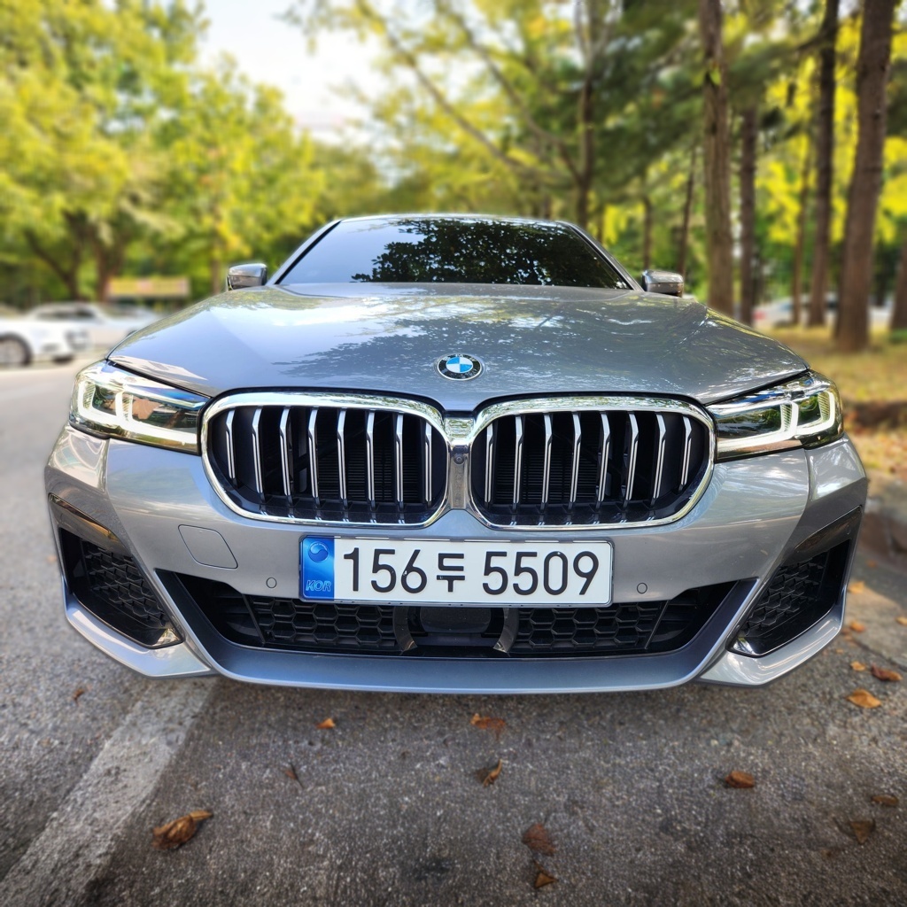 2023 BMW 5 SERIES (G30) 530i M SPORT — photograph 1 of 1