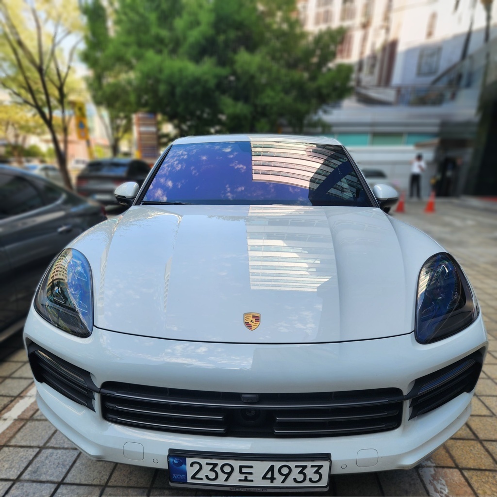 2023 Porsche CAYENNE (PO536) 3.0 PLATINUM EDITION — photograph 1 of 1