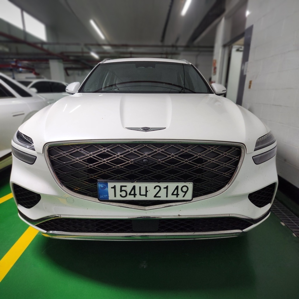2025 GV70 FL 2.5T Gasoline AWD — photograph 1 of 1