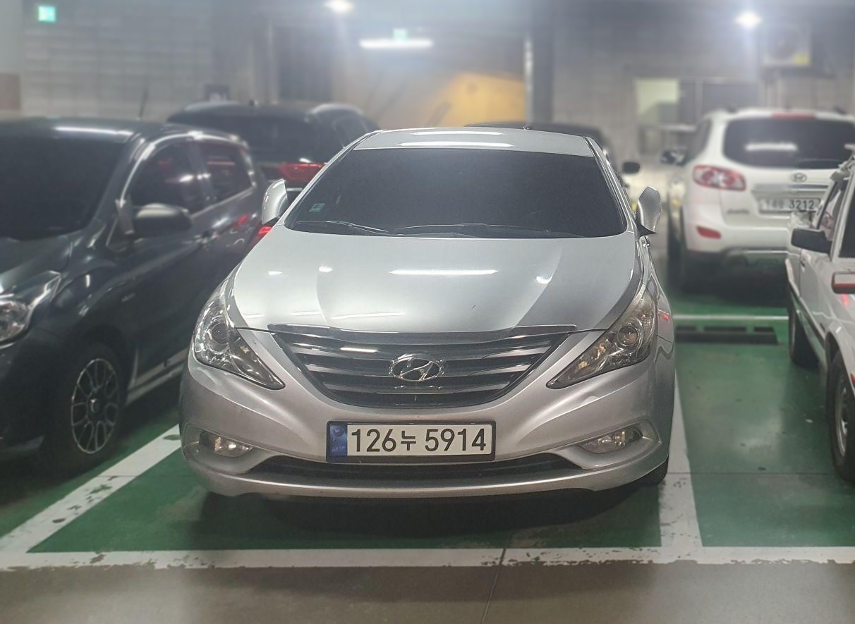 Hyundai YF Sonata