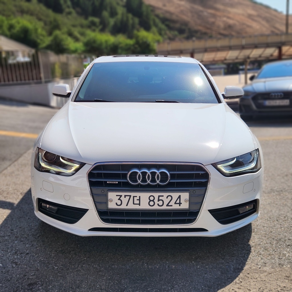 Audi A4 (B8)