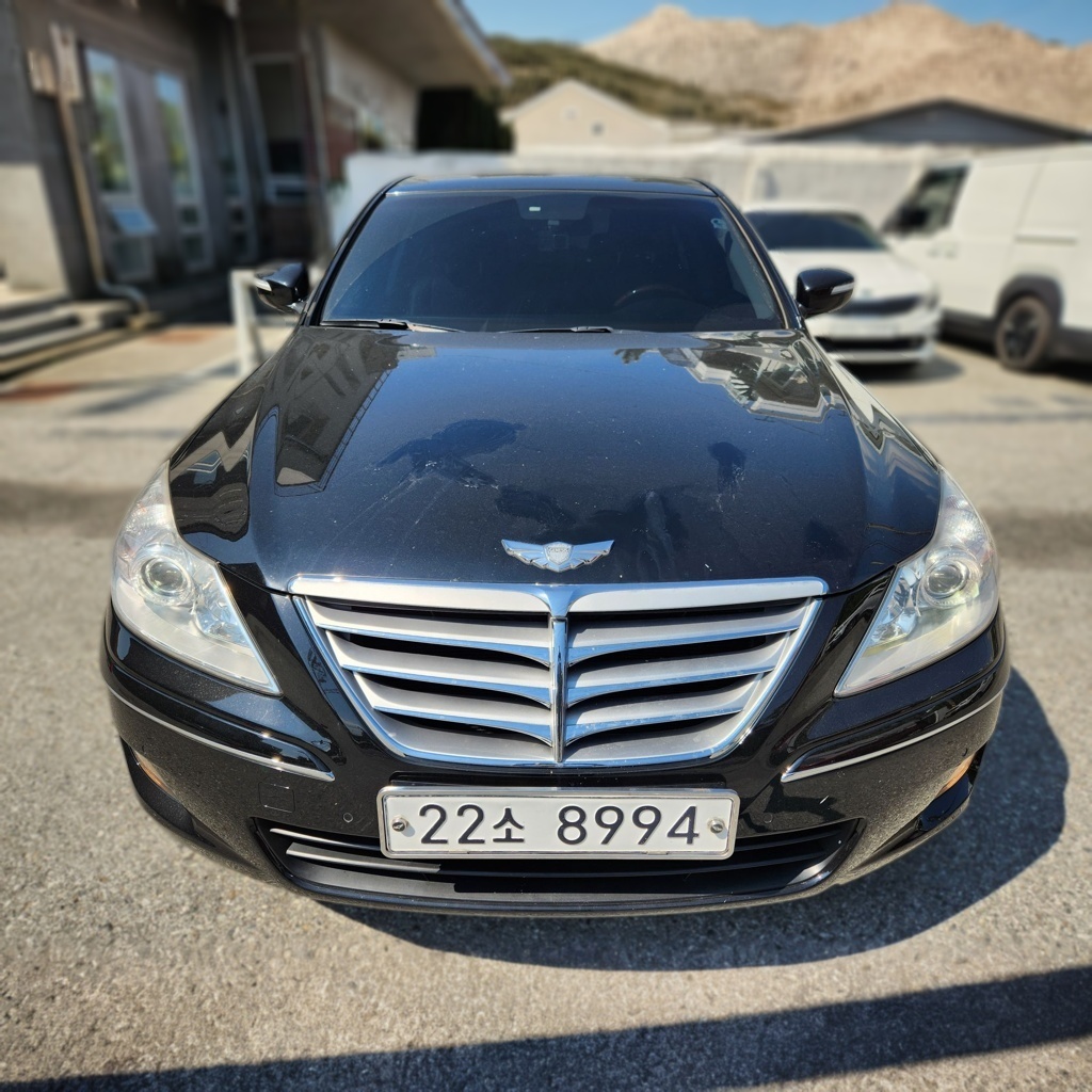 Hyundai Genesis
