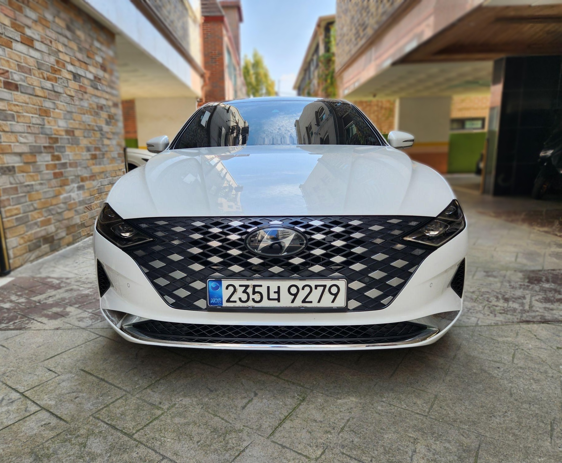 Hyundai The New Grandeur IG Hybrid