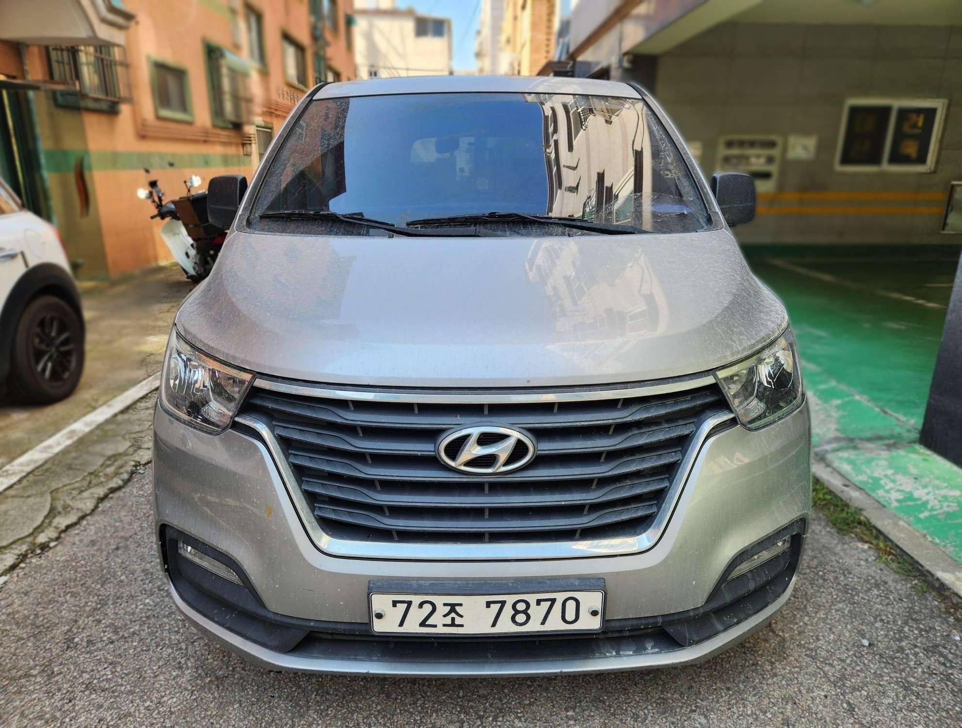 Hyundai The New Grand Starex