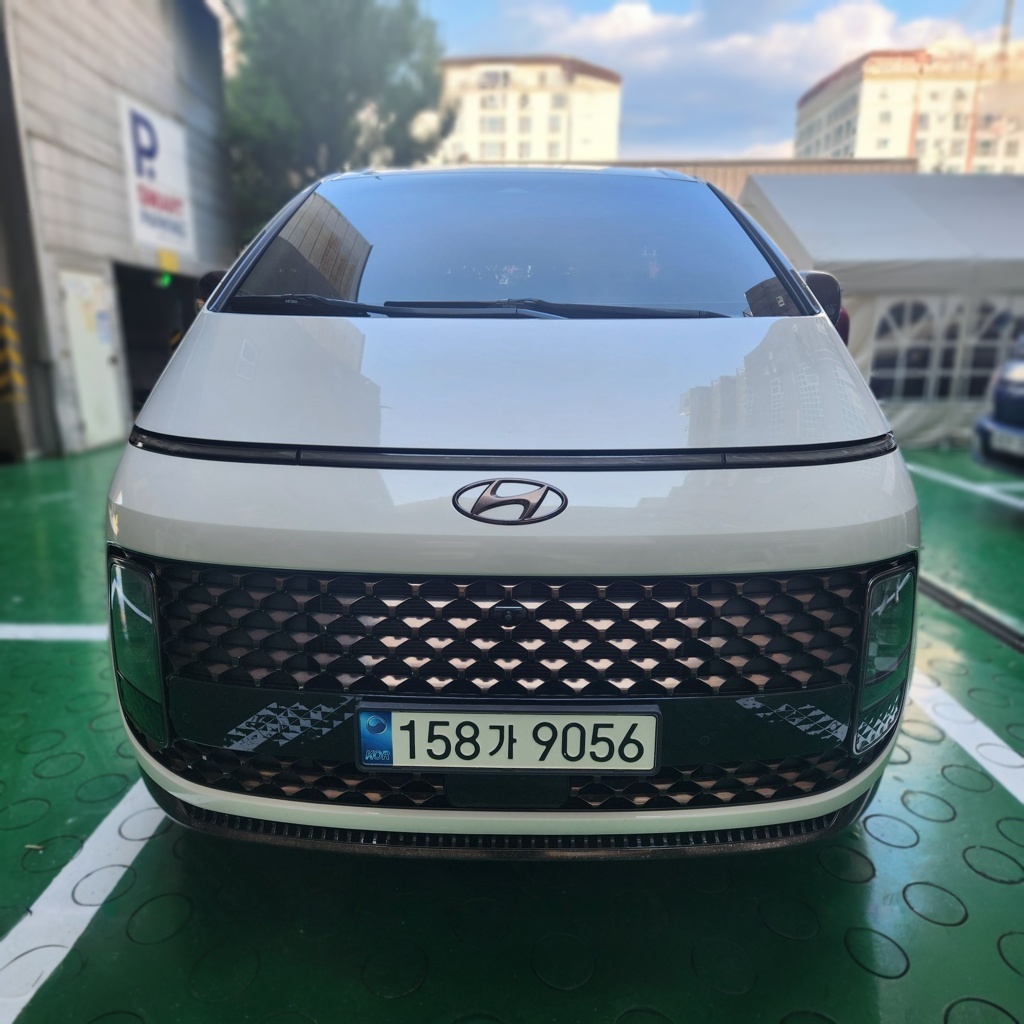 Hyundai Staria