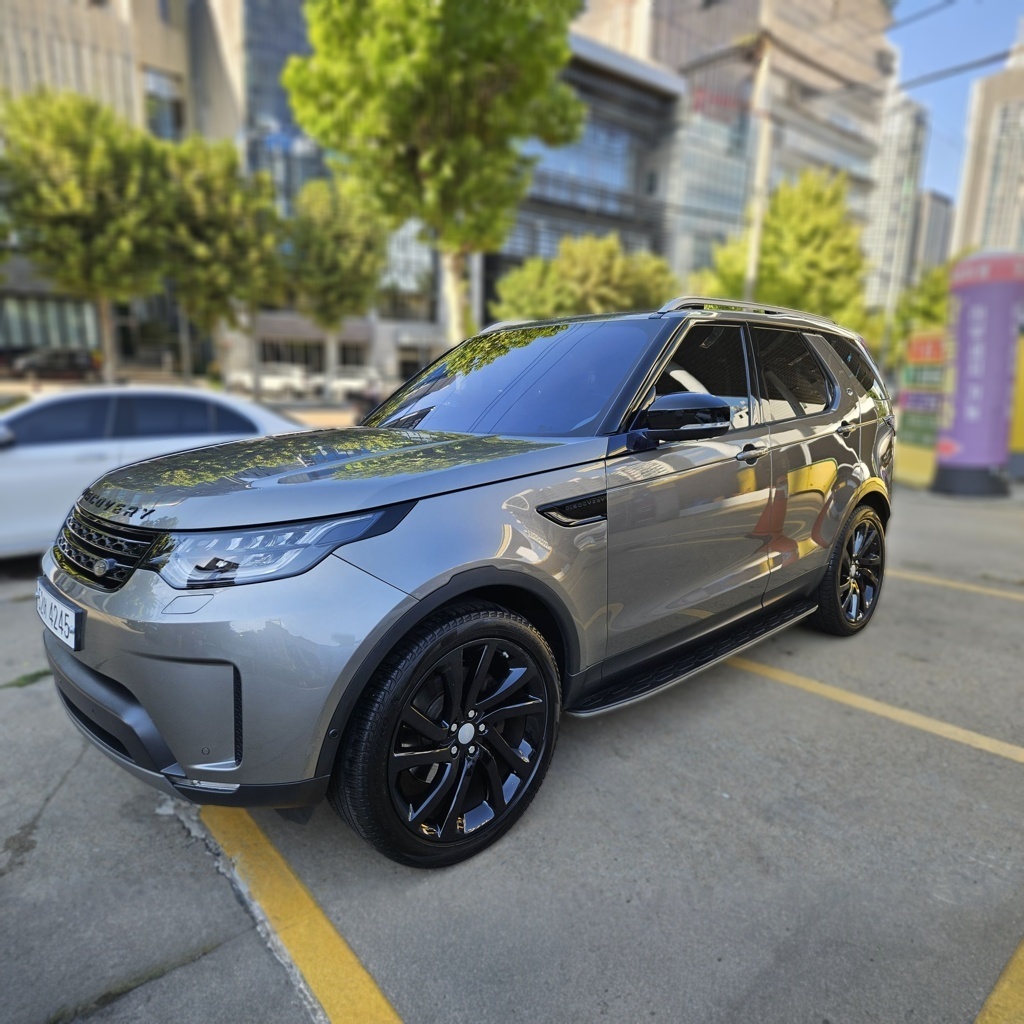 Land Rover Discovery 5