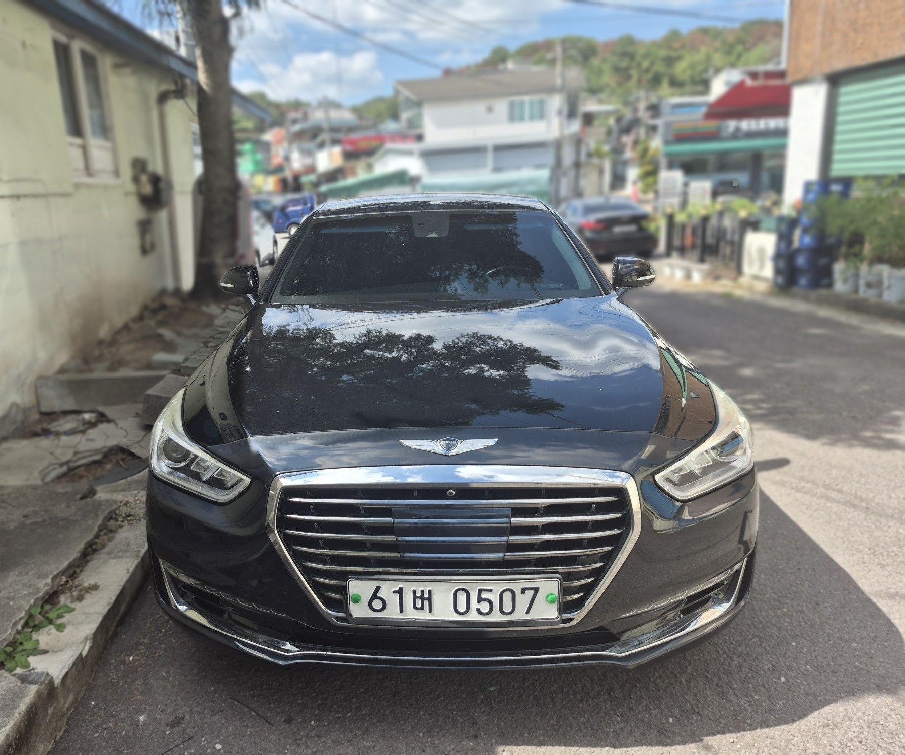 Genesis EQ900